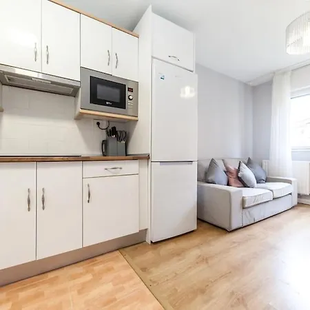 Charming Oasis In Oviedo With Private Terrace Apartment Arcos (Asturias)